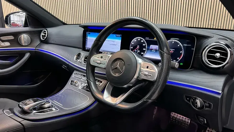 Used Mercedes E300 AMG line 245 HP (180 kW) 2020 Blue Sedan