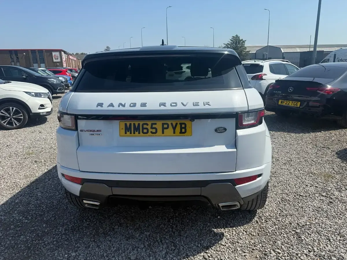 Used Land Rover Range Rover evoque HSE Dynamic 2015 White Estate