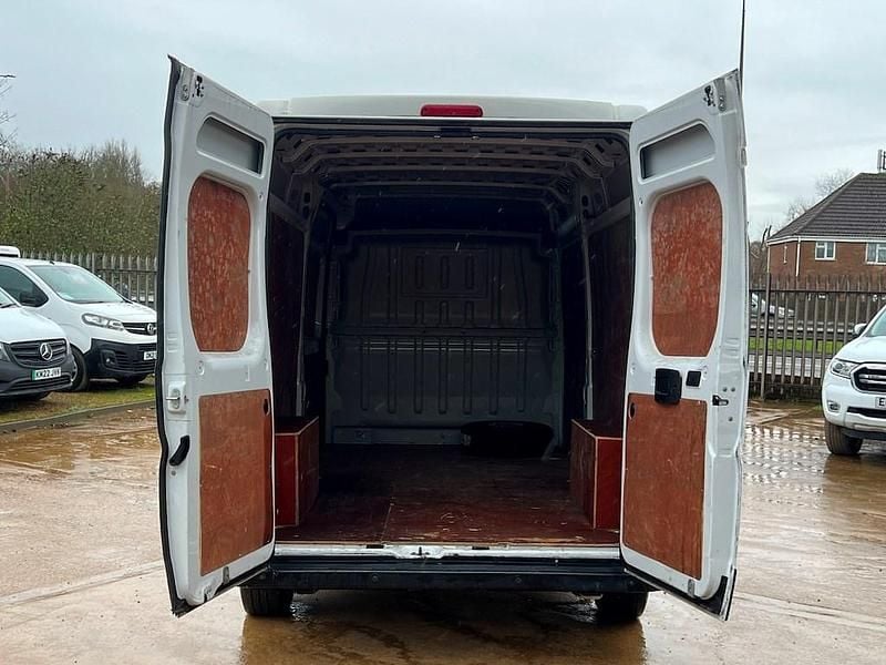 Used Citroën Relay 140 HP (102 kW) 2021 White Van