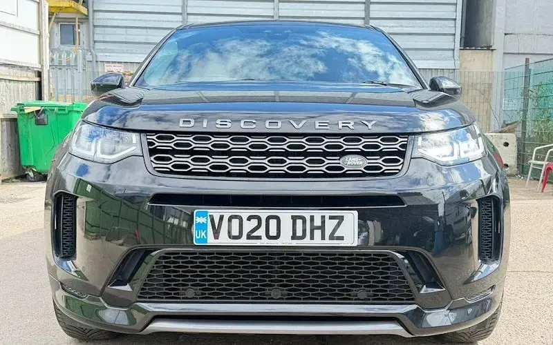 Used Land Rover Discovery 5 R-Dynamic 249 HP (183 kW) 2020 Black SUV