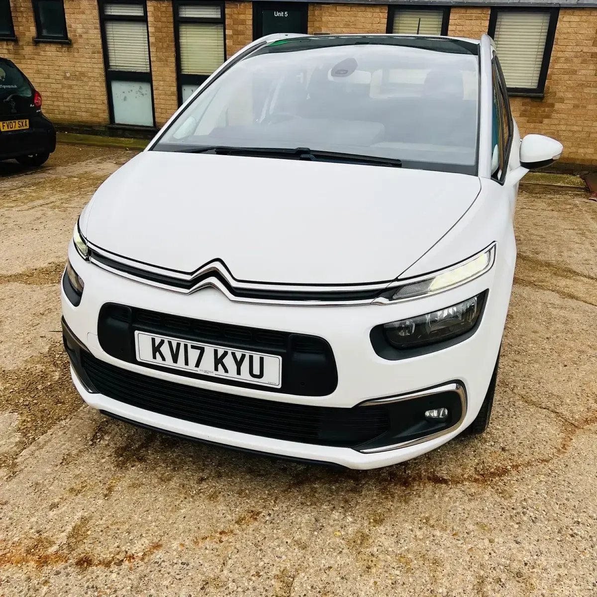 Używany Citroën Grand C4 Picasso Feel 120 KM (88 kW) 2017 Biały Minivan