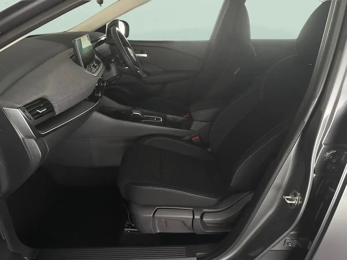 New Nissan Qashqai Acenta Premium 158 HP (116 kW) 2025 Grey SUV