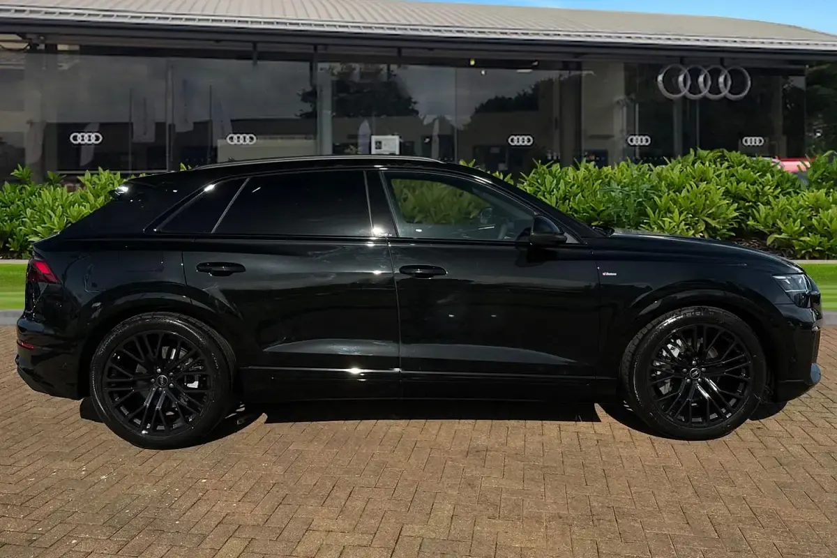 New Audi Q8 Black Edition 340 HP (250 kW) 2026 Black SUV