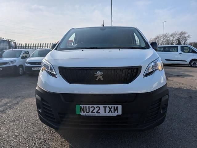 Used Peugeot e-Expert 100 kW (136 HP) 2022 White Van
