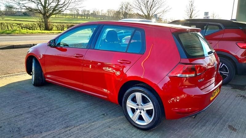 Used VW Golf VII Match 105 HP (77 kW) 2014 Red Hatchback