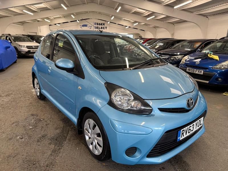 Used Toyota Aygo 68 HP (50 kW) 2013 Blue Hatchback