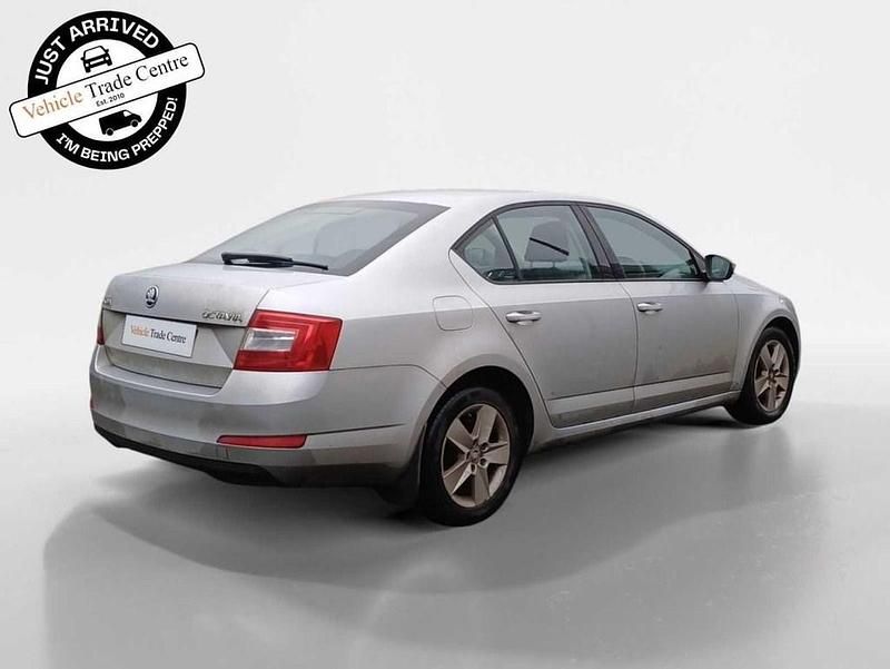 Silver Used 2015 Skoda Octavia SE Hatchback | £4,599 (Good price) - Image 1/1
