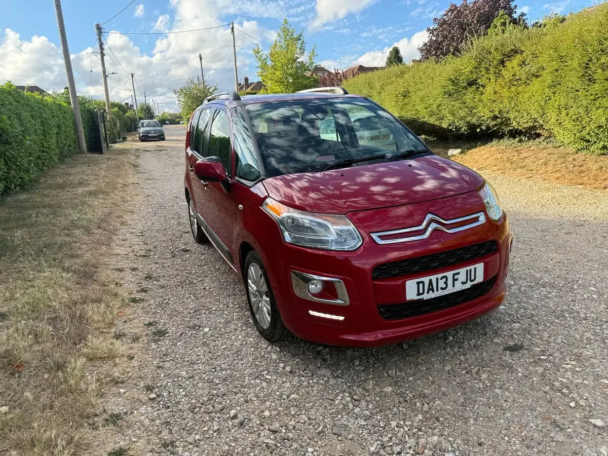 Used Citroën C3 Picasso Exclusive 2013 Red MPV