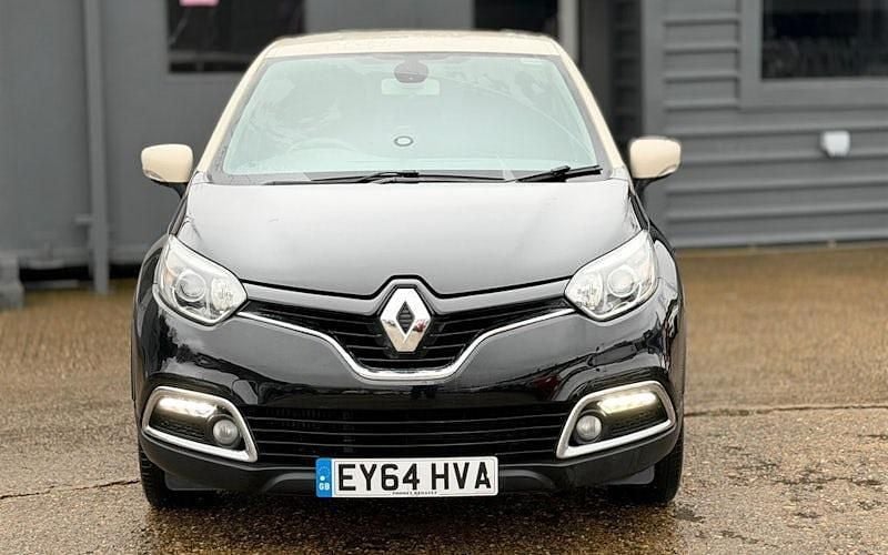 Used Renault Captur Dynamique 90 HP (66 kW) 2014 Black/cream SUV