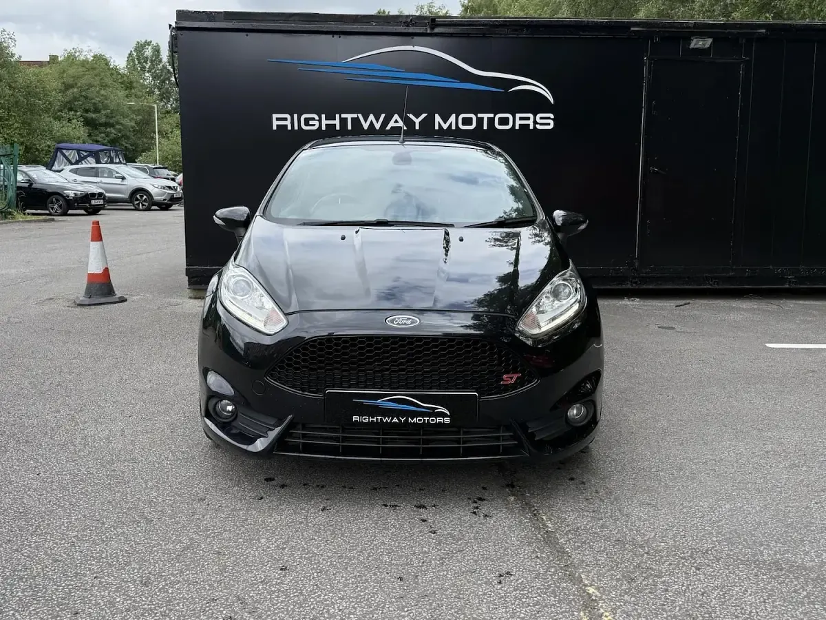 Used Ford Fiesta ST 182 HP (133 kW) 2015 Black Hatchback