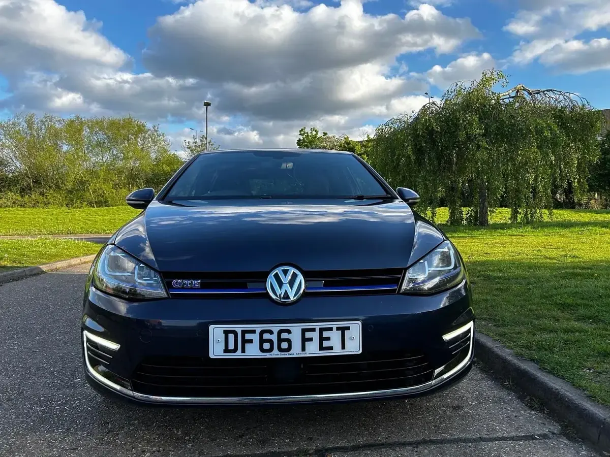 Used VW Golf VII GTE 204 HP (150 kW) 2016 Blue Hatchback