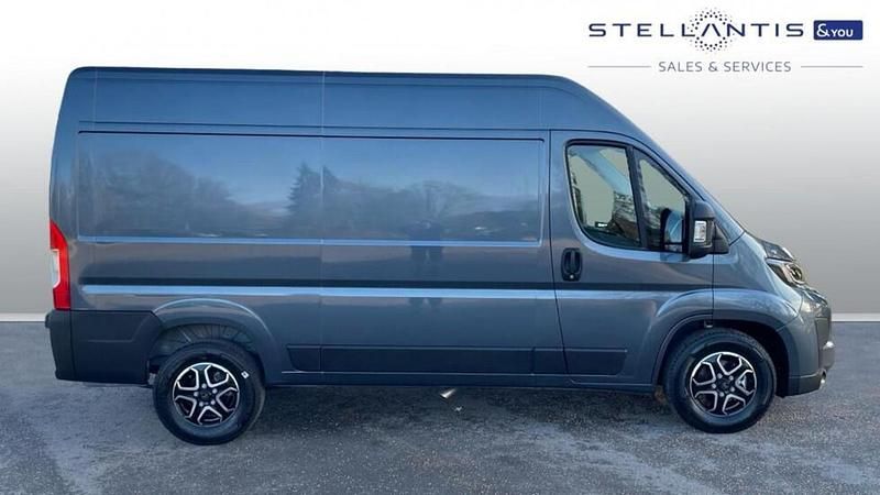 New Citroën Relay 138 HP (101 kW) 2025 Grey Van