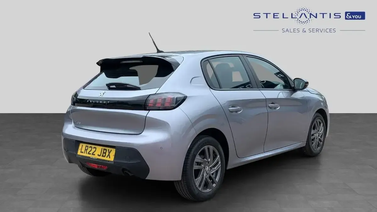 Gebraucht Peugeot 208 Active Premium 99 PS (72 kW) 2022 Grau Kleinwagen