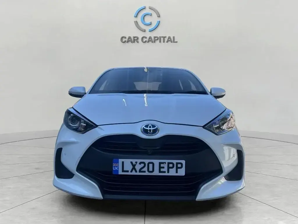 Used Toyota Yaris 2020 White Hatchback