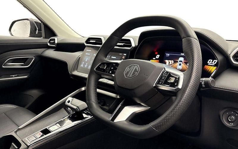 Used MG ZS Trophy 196 HP (144 kW) 2024 Metallic  black pearl Hatchback