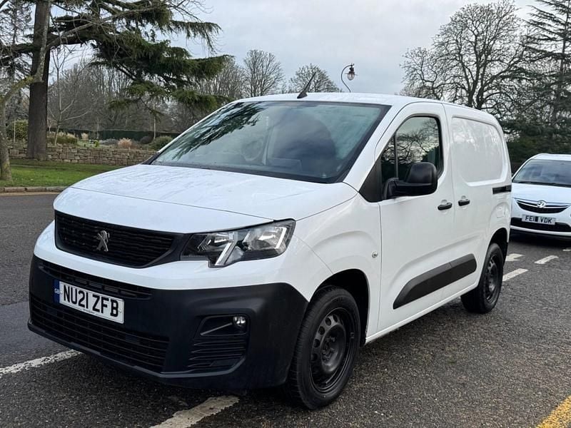 Used Peugeot Partner 131 HP (96 kW) 2021 White MPV