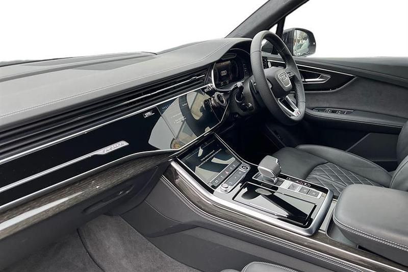 Used Audi Q7 Comfort 340 HP (250 kW) 2025 Mythos black SUV