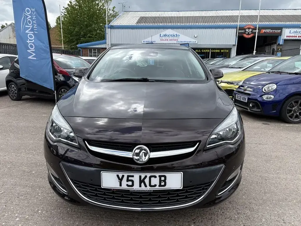 Used Vauxhall Astra Elite 115 HP (84 kW) 2014 Brown Hatchback