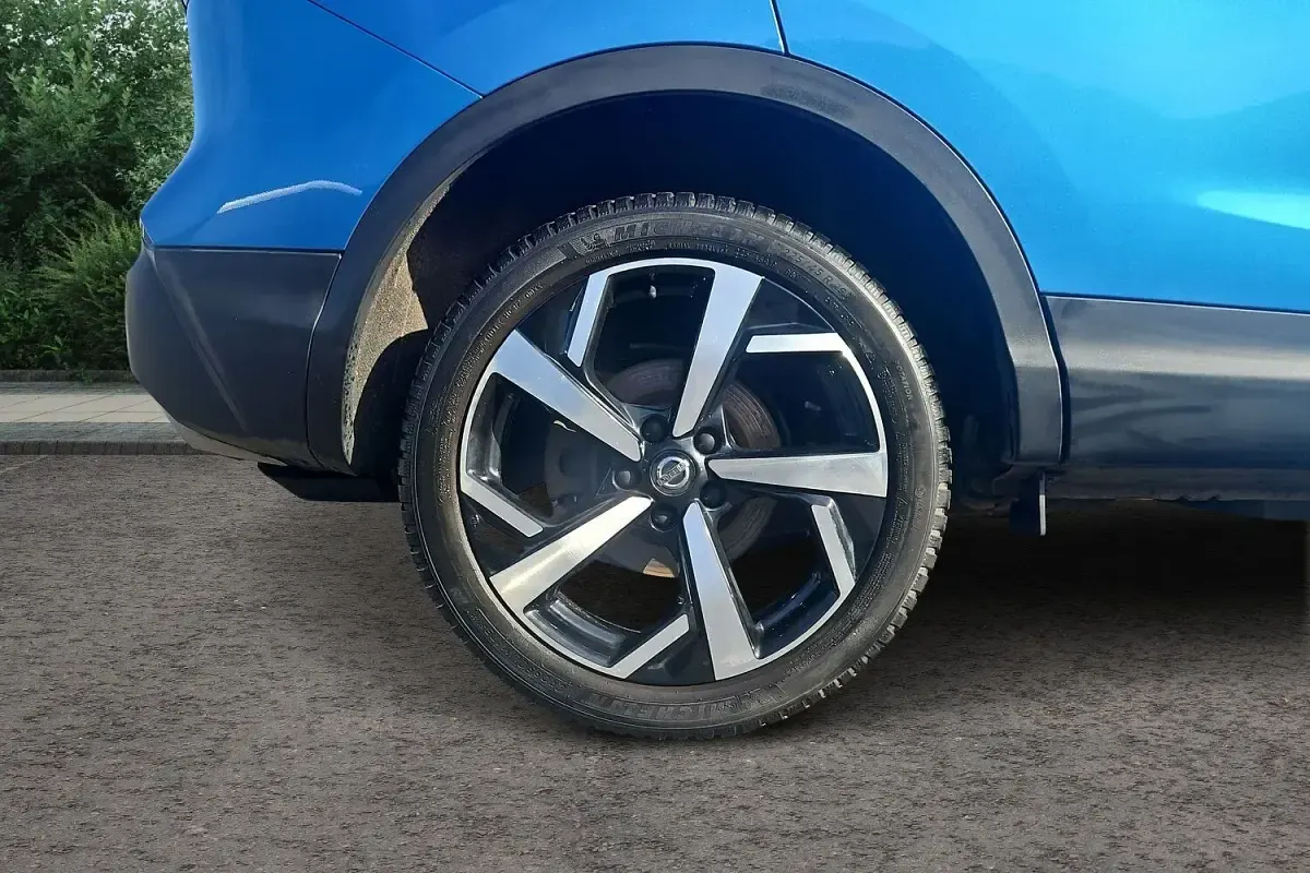 Used Nissan Qashqai S 115 HP (84 kW) 2019 Blue SUV