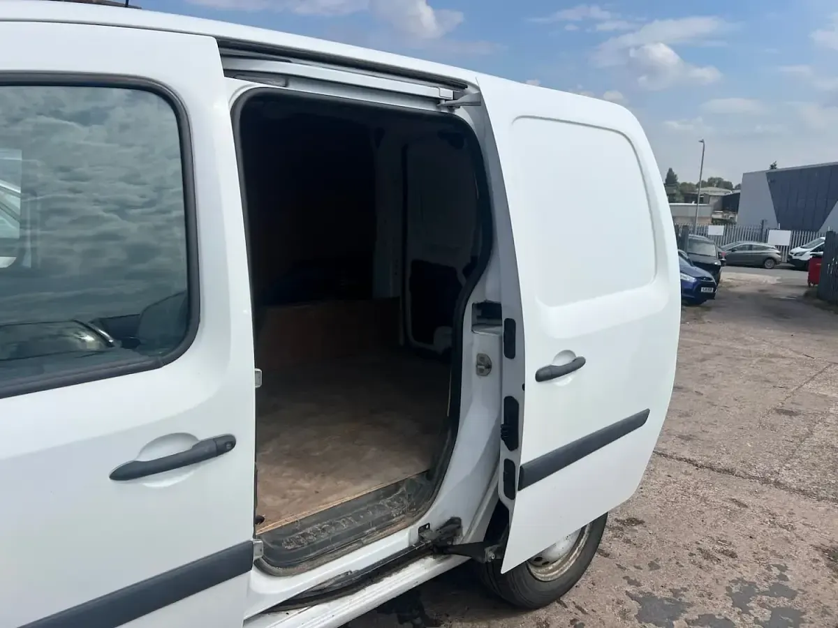 Used Renault Kangoo 2015 White MPV
