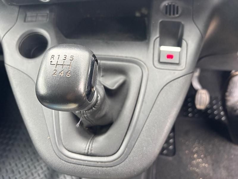 Second-hand Vauxhall Combo Sportive 100 CP (73 kW) 2021 Gri Monovolum