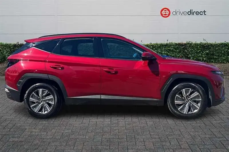 Used Hyundai Tucson SE 150 HP (110 kW) 2021 Red SUV
