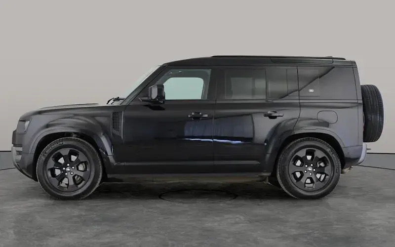 Used Land Rover Defender Dynamic 404 HP (297 kW) 2022 Black SUV