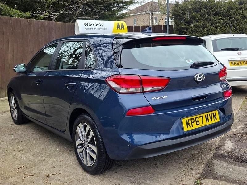 Used Hyundai i30 SE 110 HP (80 kW) 2017 Blue Hatchback