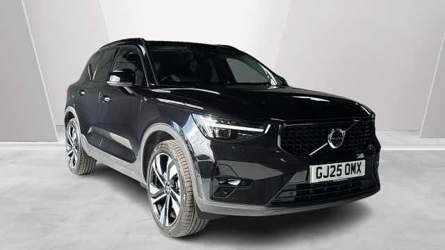 Used 2025 Volvo XC40 Ultra SUV | £34,490 (A bit pricey) - Image 1/3