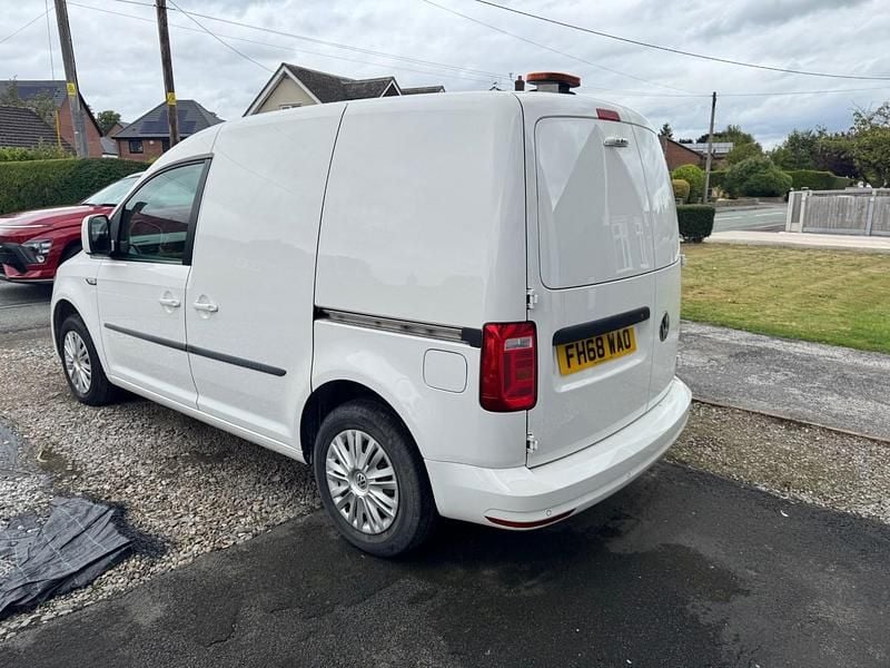 Used VW Caddy Trendline 102 HP (75 kW) 2019 White MPV