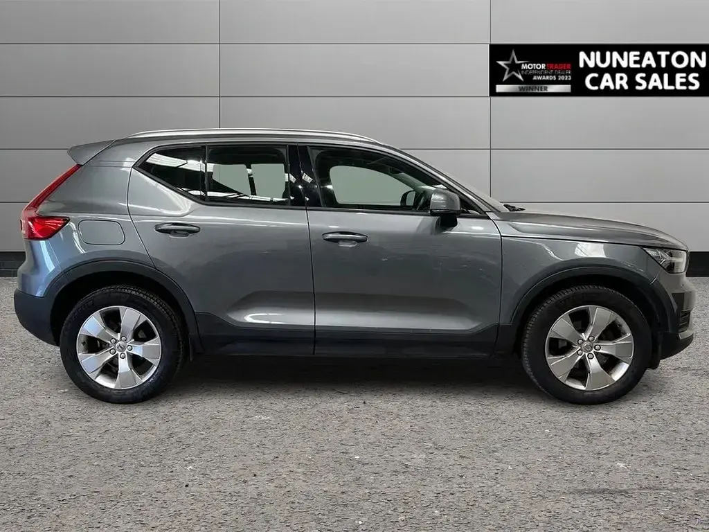 Used Volvo XC40 Momentum 156 HP (114 kW) 2019 Grey SUV