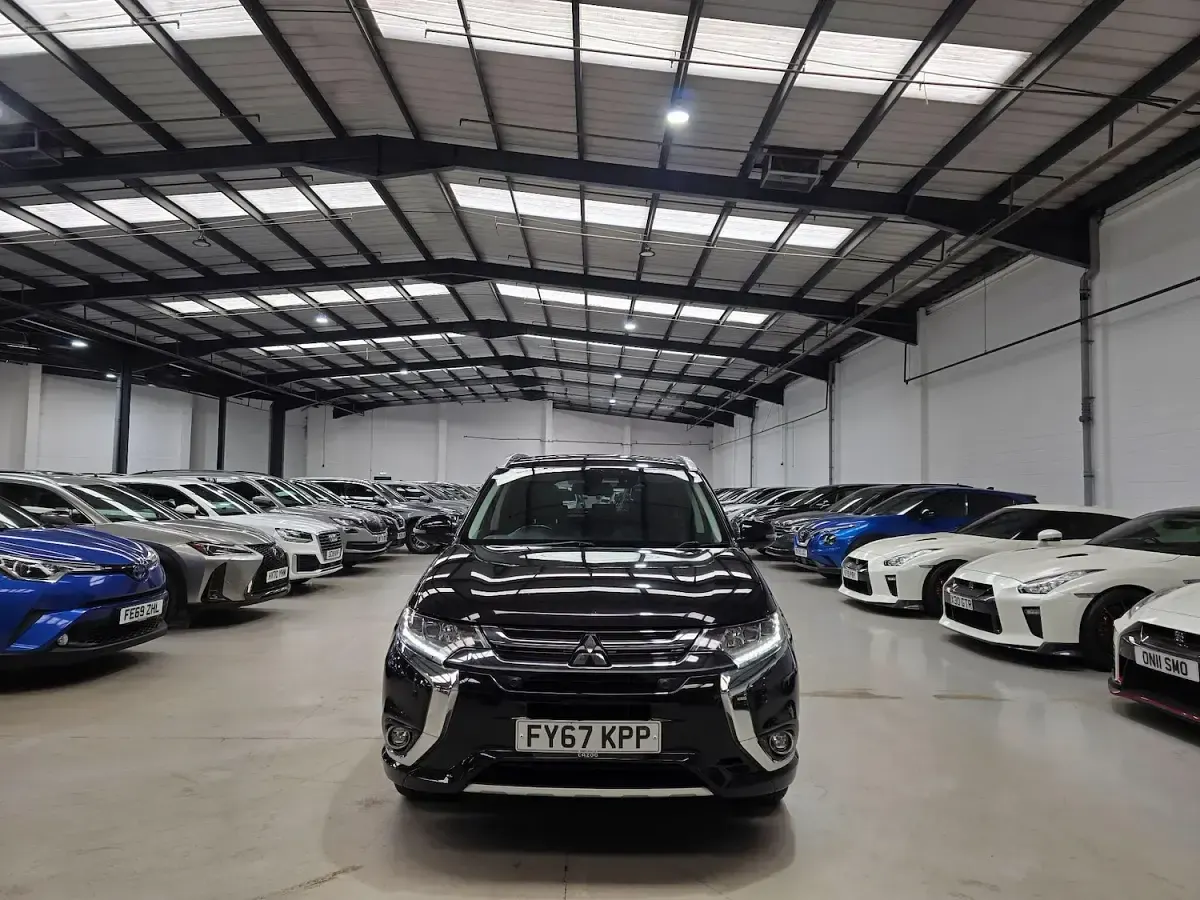 Used Mitsubishi Outlander P-HEV 2017 Black Estate