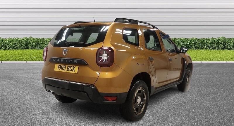 Used Dacia Duster Essentiel 116 HP (85 kW) 2019 Orange Estate