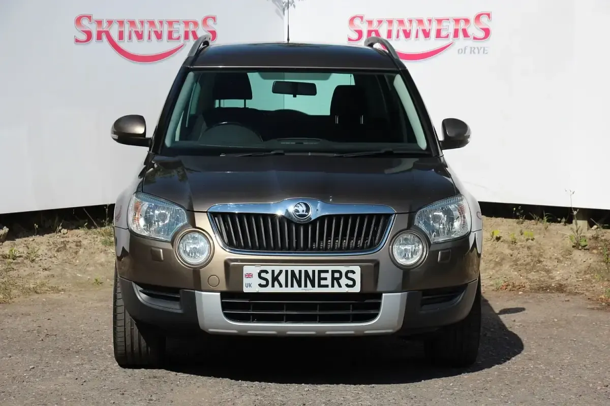 Used Skoda Yeti SE 140 HP (102 kW) 2012 Brown SUV