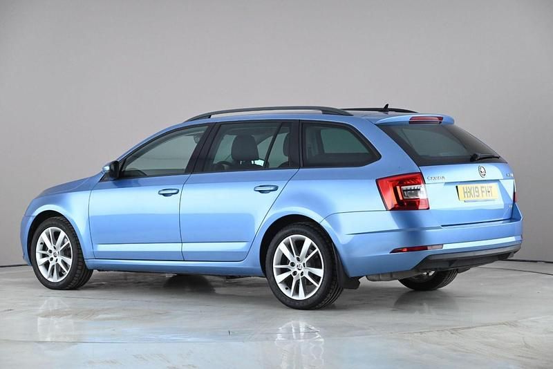 Used Skoda Octavia SE L 190 HP (139 kW) 2019 Blue Estate