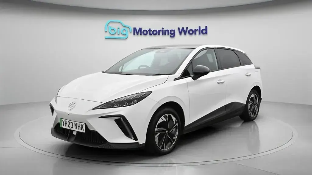 Used MG MG4 EV Trophy 319 kW (435 HP) 2023 White Hatchback