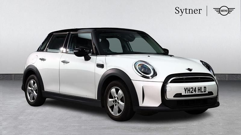 Used Mini Cooper Classic 134 HP (98 kW) 2024 White Hatchback