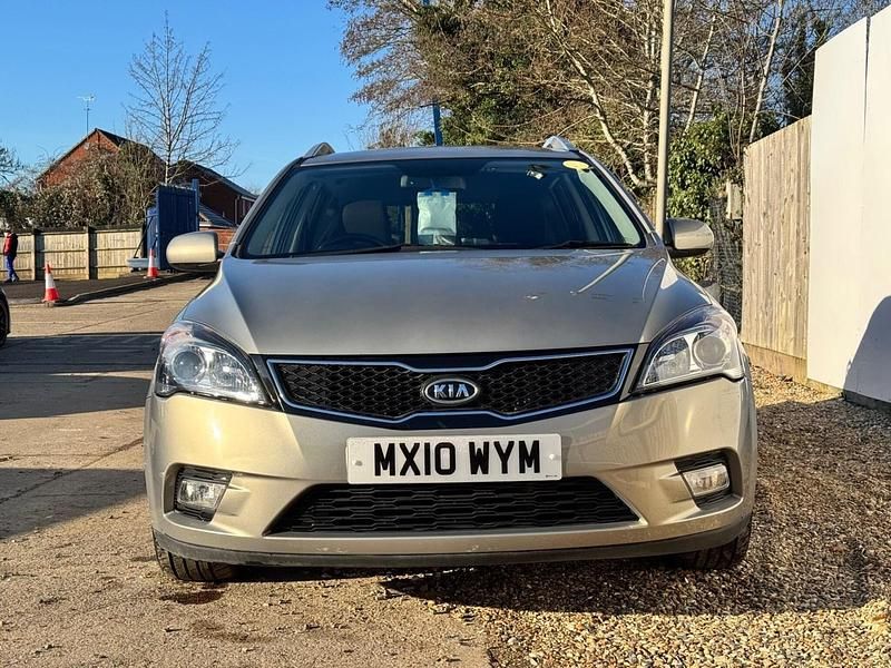 Used Kia Ceed 113 HP (83 kW) 2010 Silver Hatchback