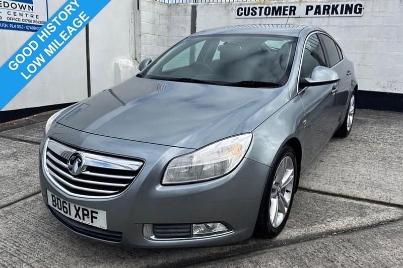 Used Vauxhall Insignia SRi 160 HP (117 kW) 2011 Silver Hatchback
