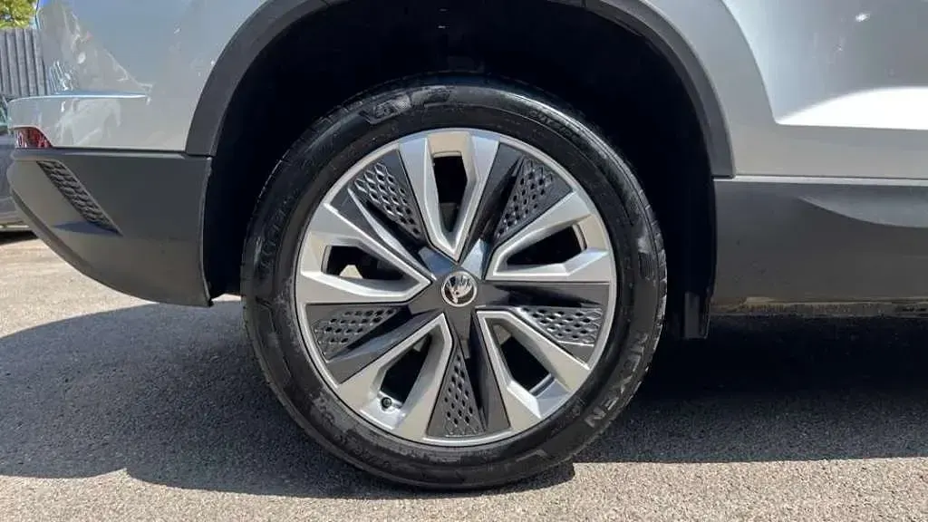 Used Skoda Karoq SE L 150 HP (110 kW) 2024 Brilliant silver SUV
