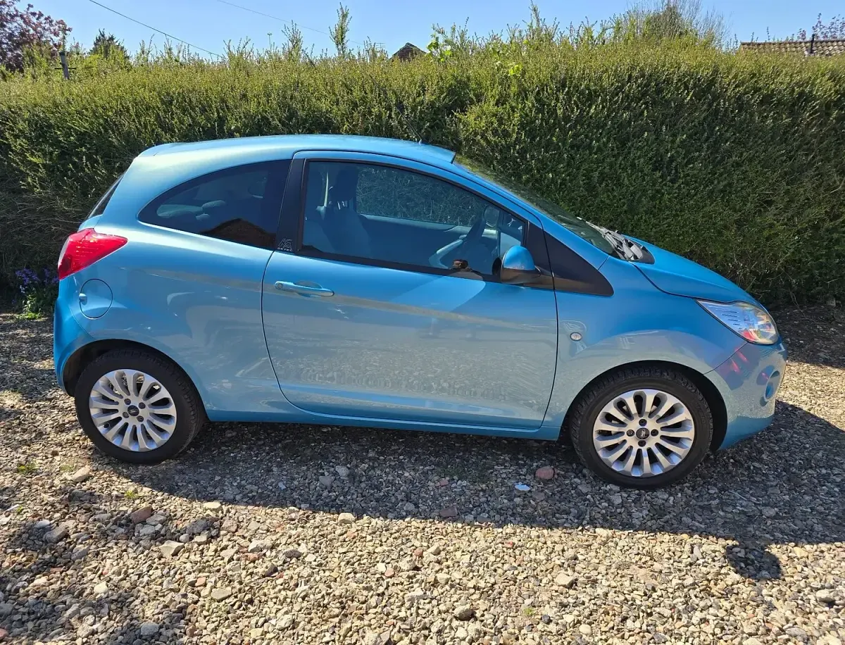 Used Ford Ka Zetec 69 HP (50 kW) 2014 Blue Hatchback