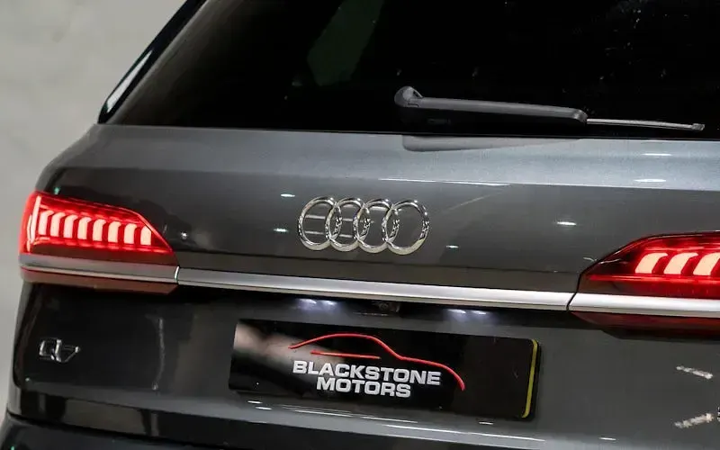 Used Audi Q7 Comfort 340 HP (250 kW) 2021 Grey SUV