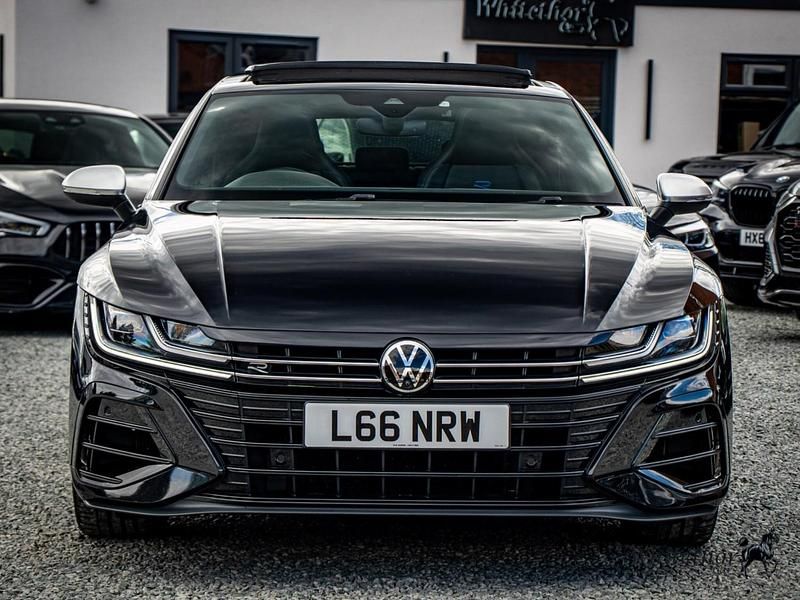 Usado VW Arteon R 2023 Preto Citadino