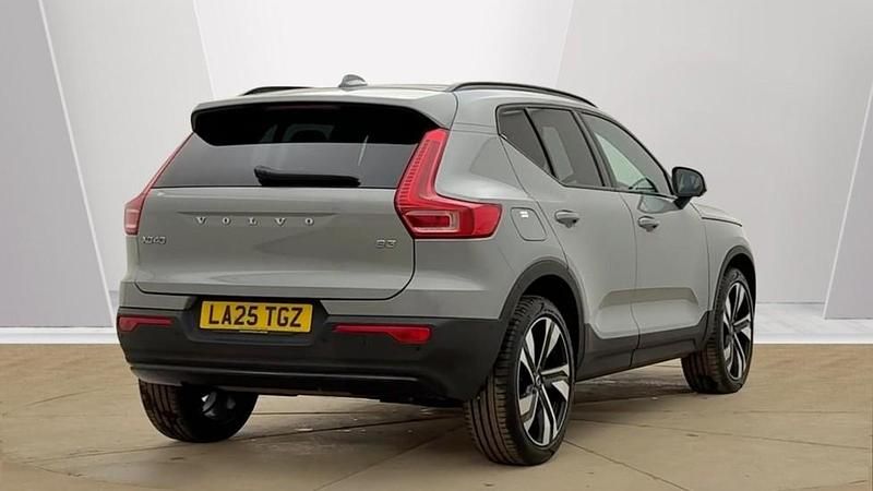 Used Volvo XC40 Ultra 163 HP (119 kW) 2025 Grey SUV