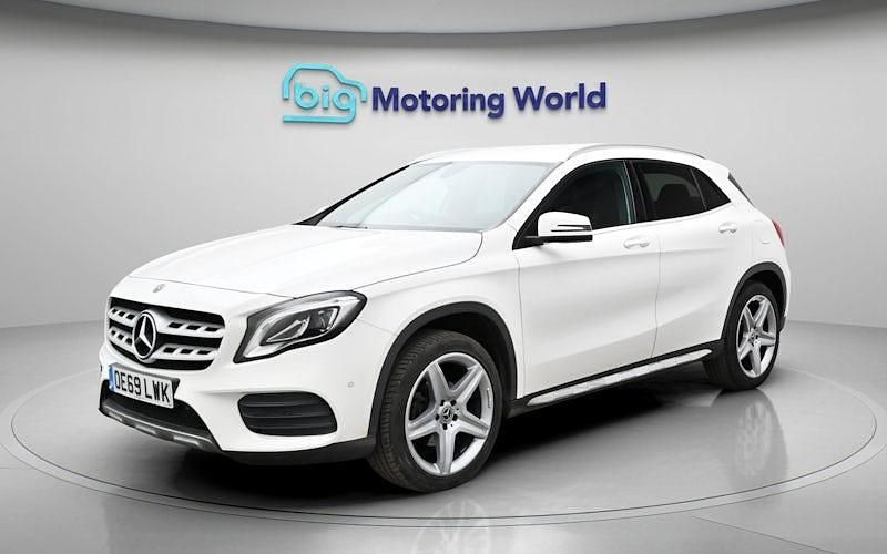 Used Mercedes GLA180 AMG line 122 HP (89 kW) 2019 White SUV