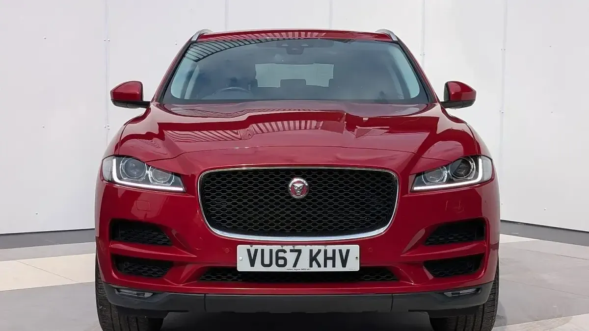 Used Jaguar F-Pace Portfolio 240 HP (176 kW) 2017 Red SUV