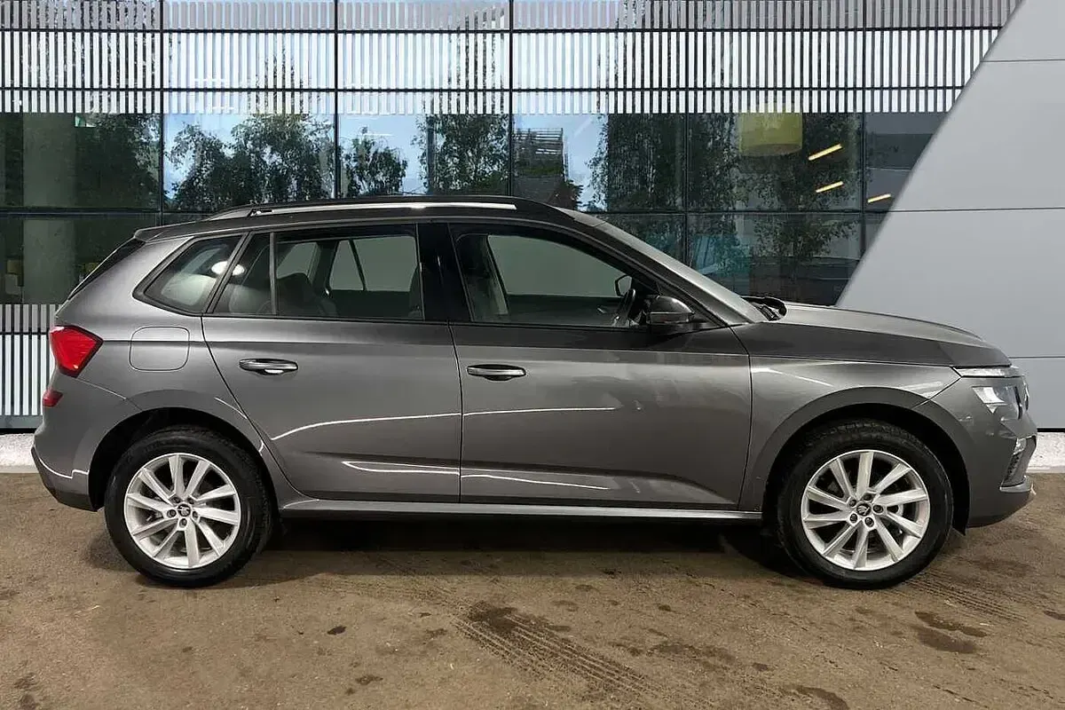 Used Skoda Kamiq SE 70 HP (51 kW) 2025 Graphite grey metallic SUV