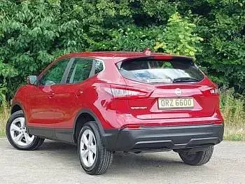 Used Nissan Qashqai Acenta Premium 115 HP (84 kW) 2018 Red SUV