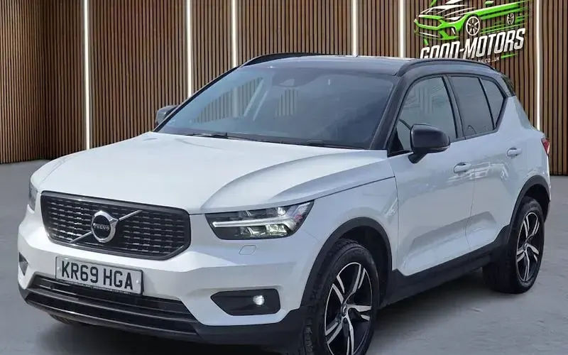 Used Volvo XC40 R-Design 150 HP (110 kW) 2020 SUV