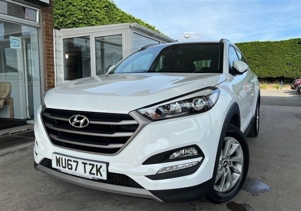 White Used 2017 Hyundai Tucson SE SUV | £10,995 (Fair price) - Image 1/4